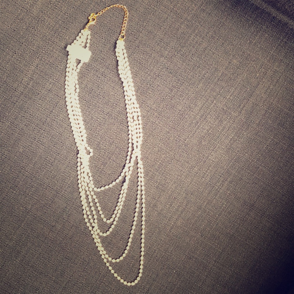 Pearl layered necklace